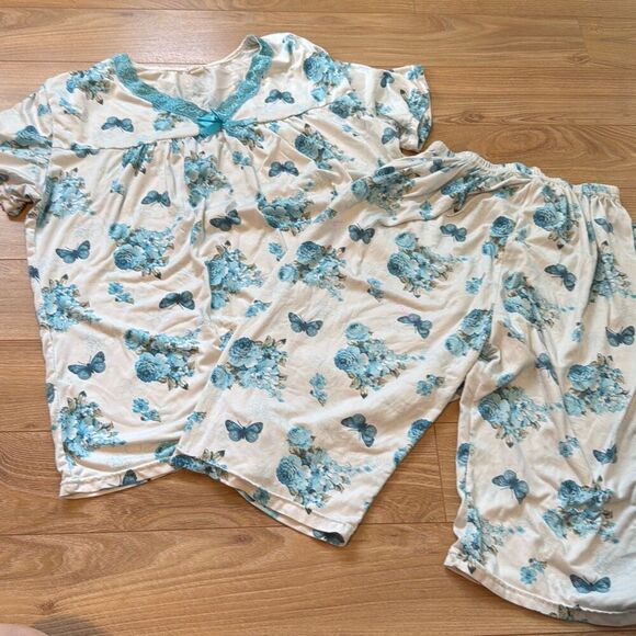 Blue pajama set floral size medium/large - Picture 1 of 7
